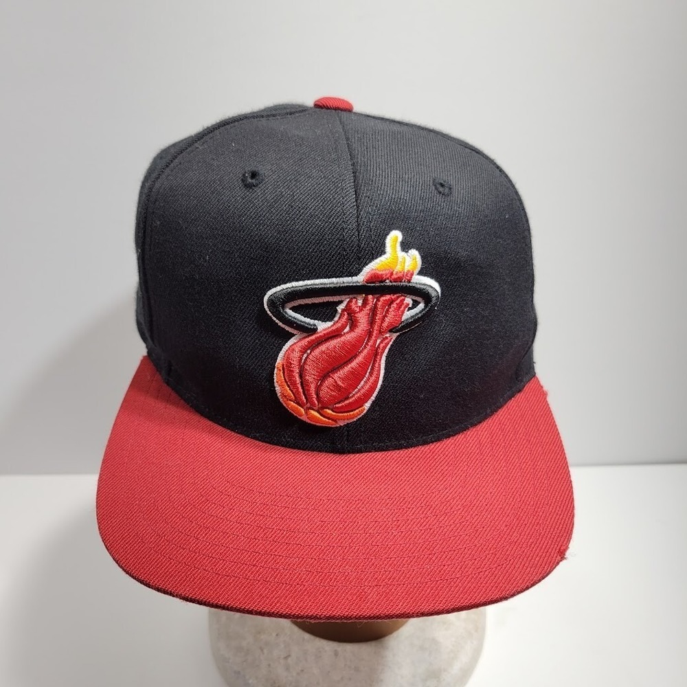 Miami Heat Hat Cap Snap Back Red Black Mitchell & Ness Mens DAMAGED